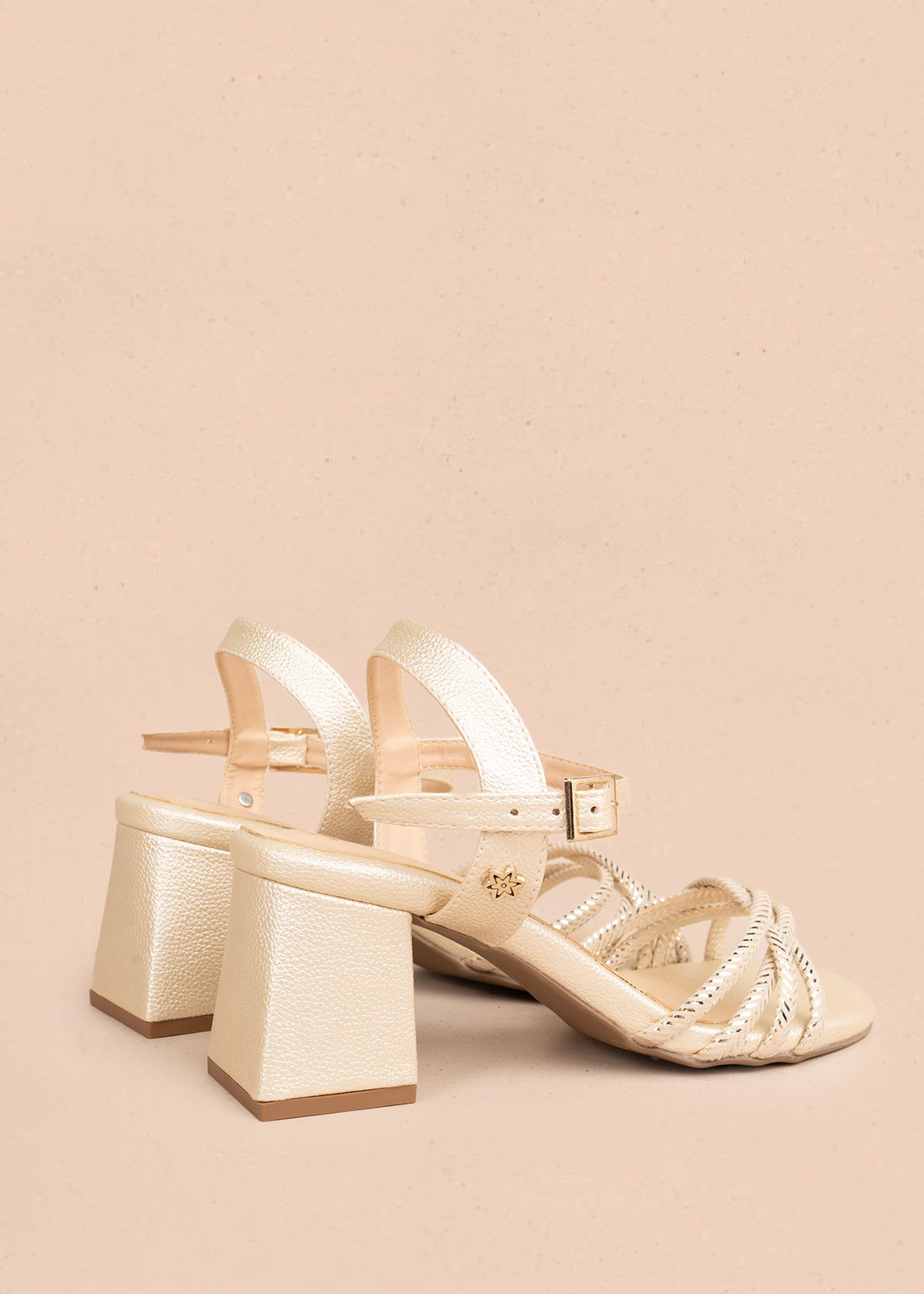 Sandalias de fiesta color champaña con trenzado en el empeine 106093