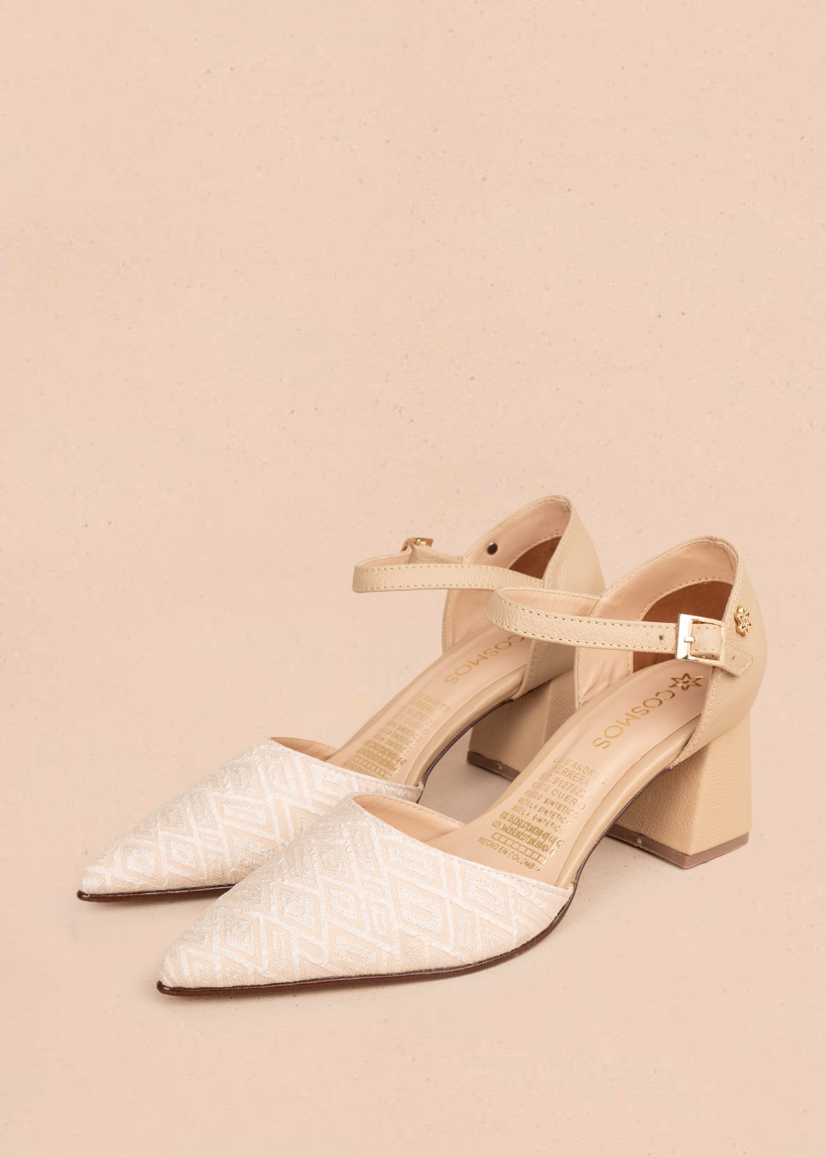 Tacones trabilla en cuero color beige con texturizado 106147