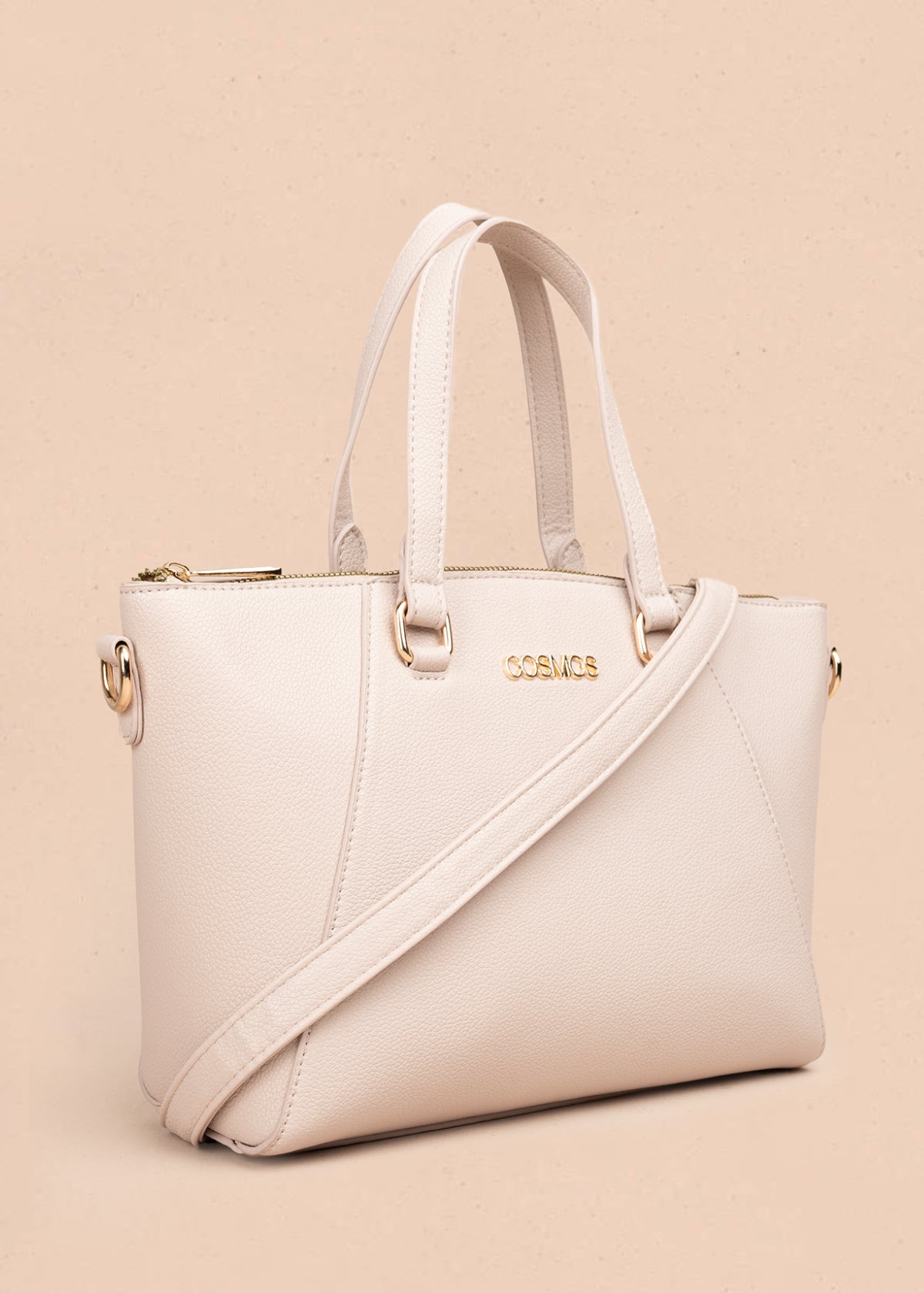 Bolso tipo cartera color nude con herrajes dorados 106178