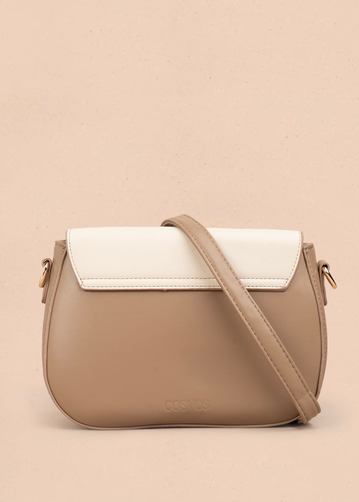 Bolso manos libres color taupe con bordado y detalles dorados 106180