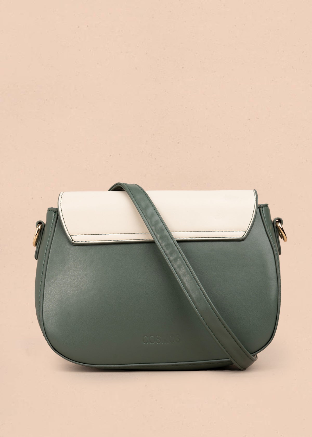Bolso manos libres color verde con bordado y detalles dorados 106180