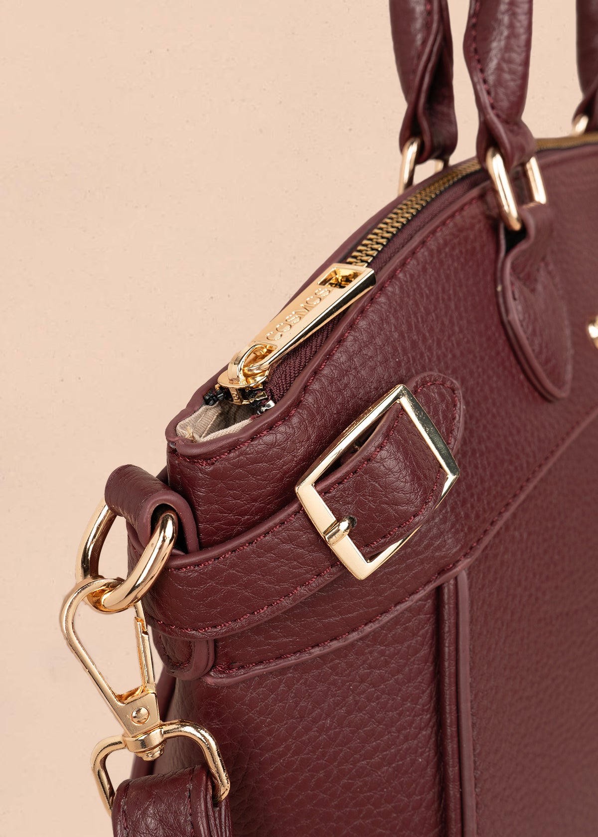 Bolso tipo cartera color vinotinto 106181