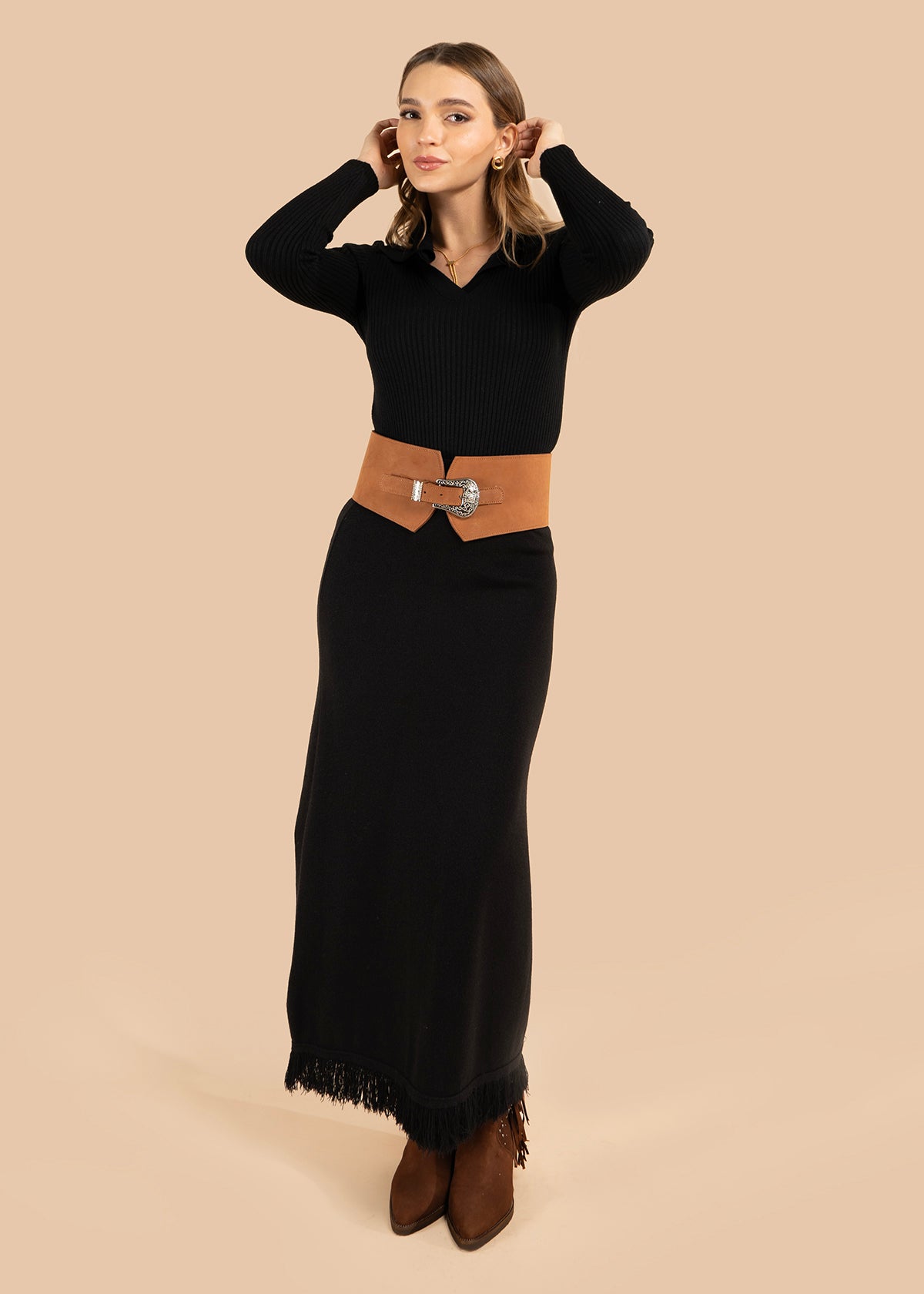 Falda color negro con detalle de flecos y estilo bohemio 106191