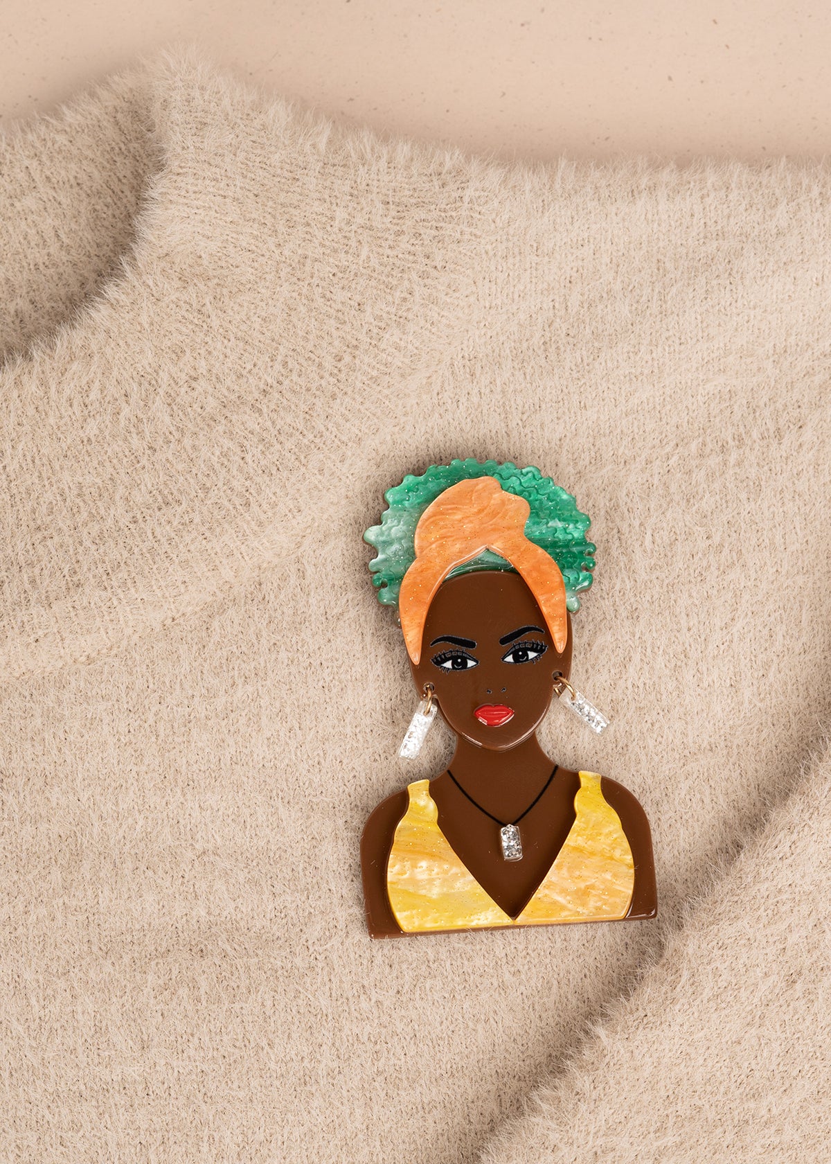 Prendedor de mujer con detalles decorativos color verde 106209