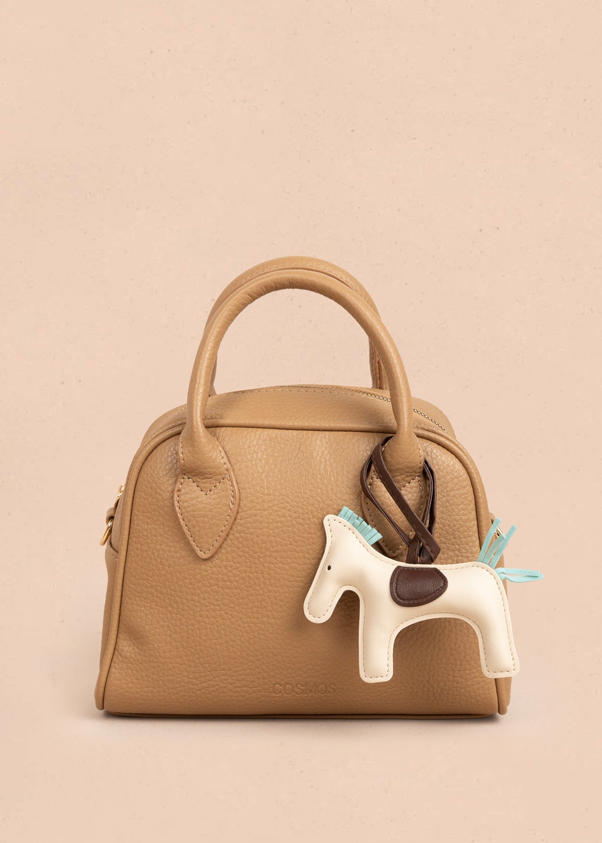 Bolso manos libres color caqui con llavero 106285