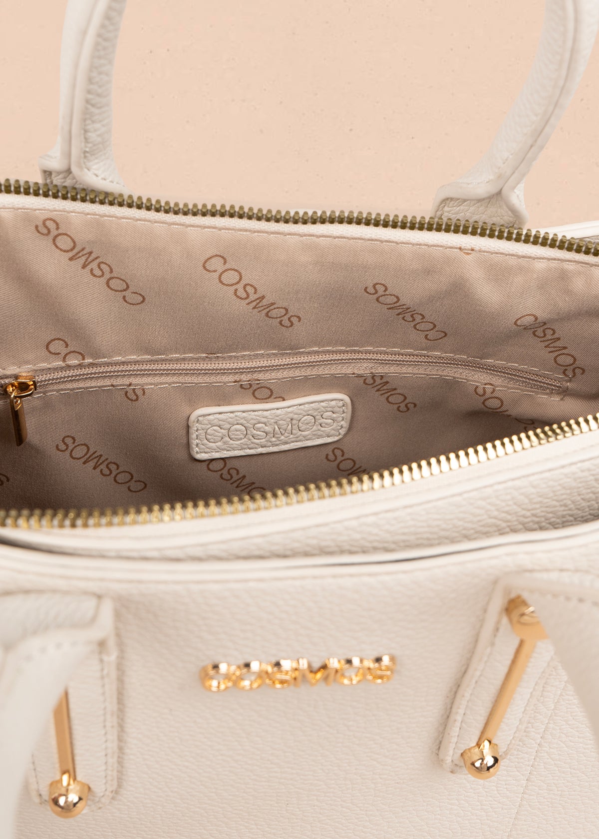 Bolso tipo cartera color beige con pañuelo y herraje tipo barra 106286