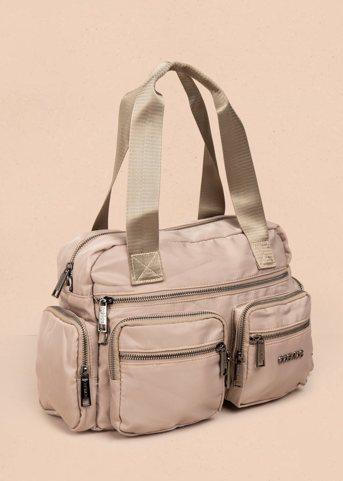 Bolso tipo cartera color beige con bolsillos frontales y laterales 106293