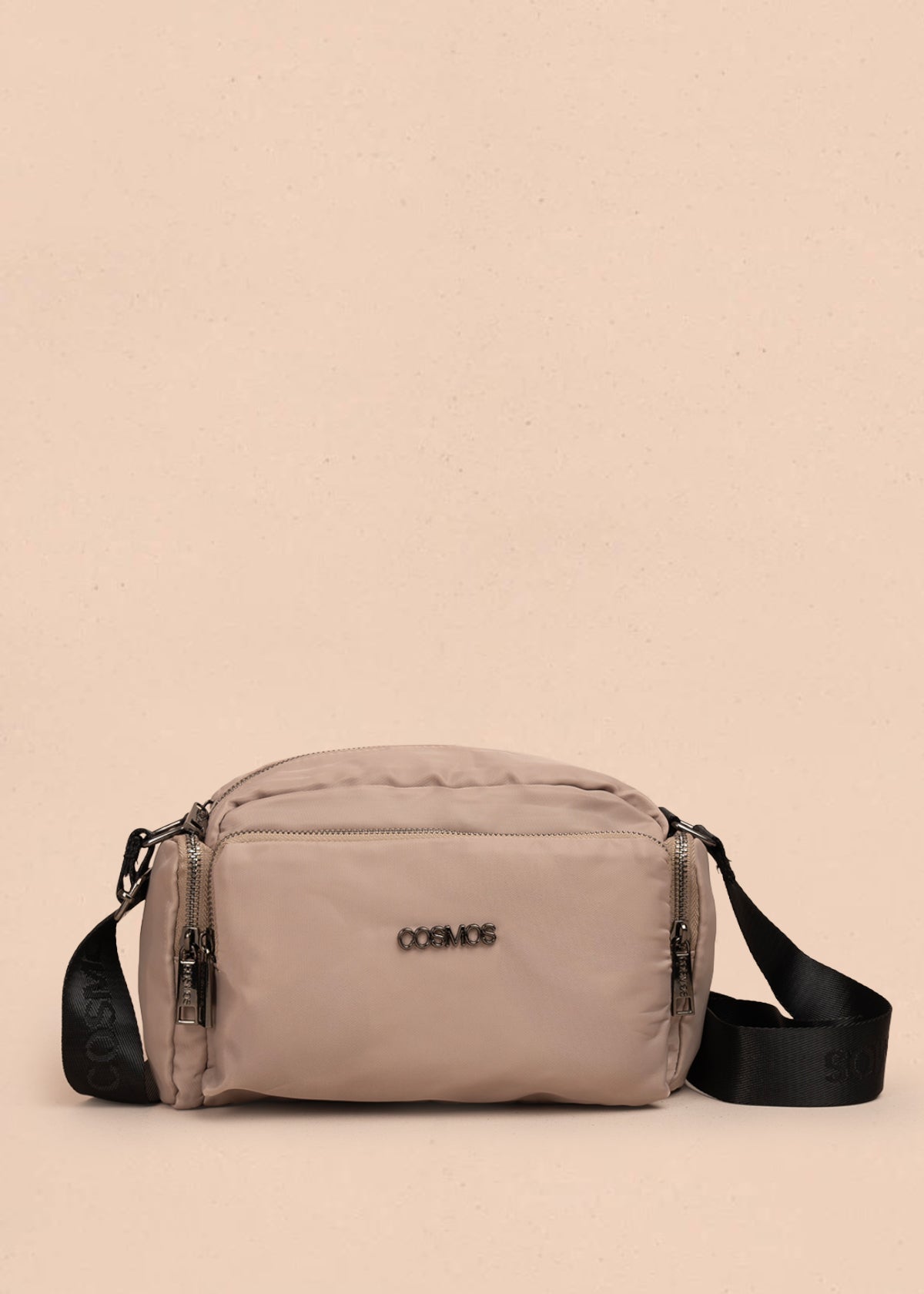 Bolso manos libres color beige con bolsillos laterales y frontal 106294