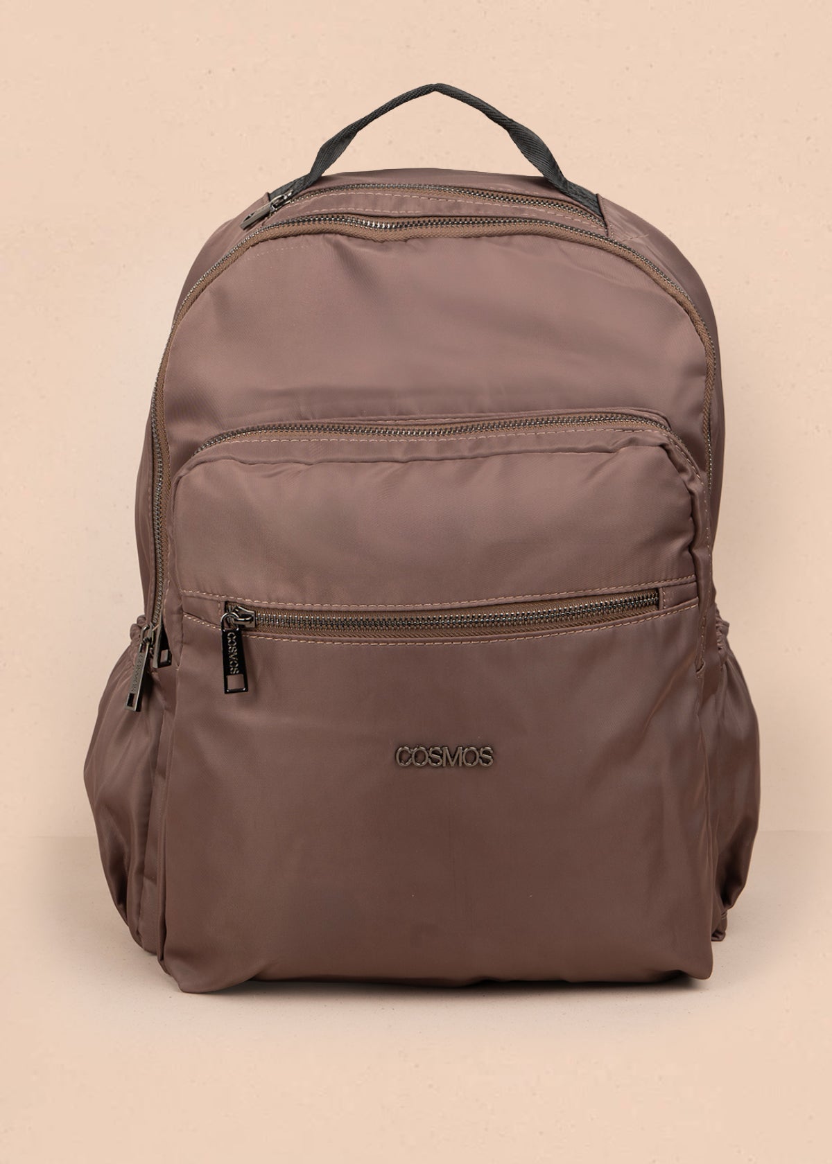 Morral color chocolate con bolsillos delanteros 106296