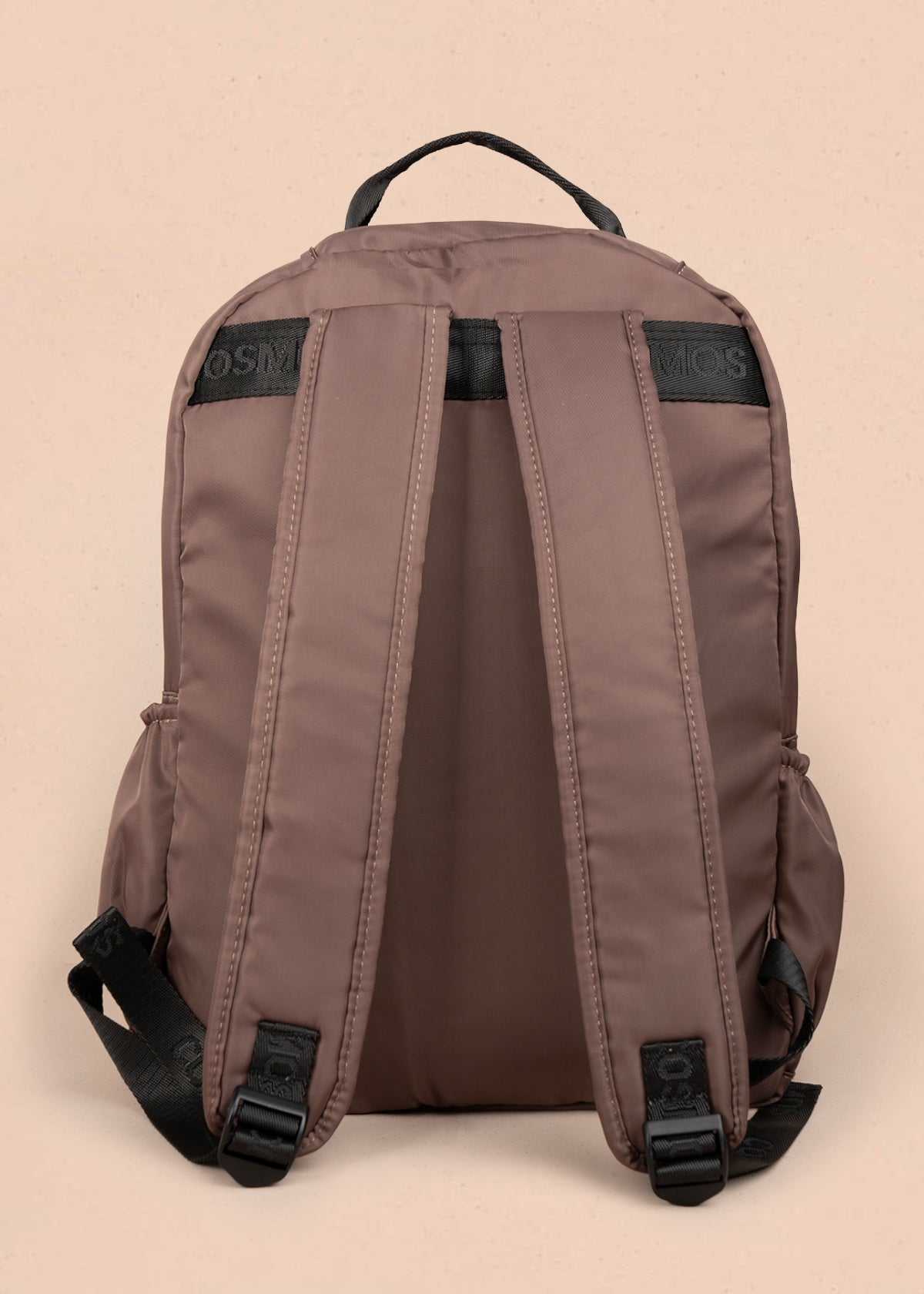Morral color chocolate con bolsillos delanteros 106296