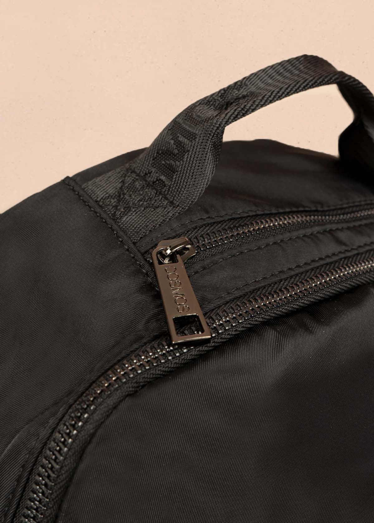 Morral color negro con bolsillos delanteros 106296