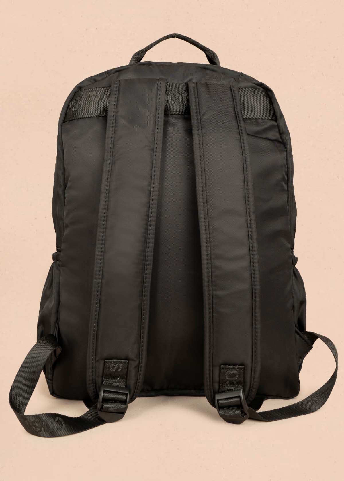 Morral color negro con bolsillos delanteros 106296