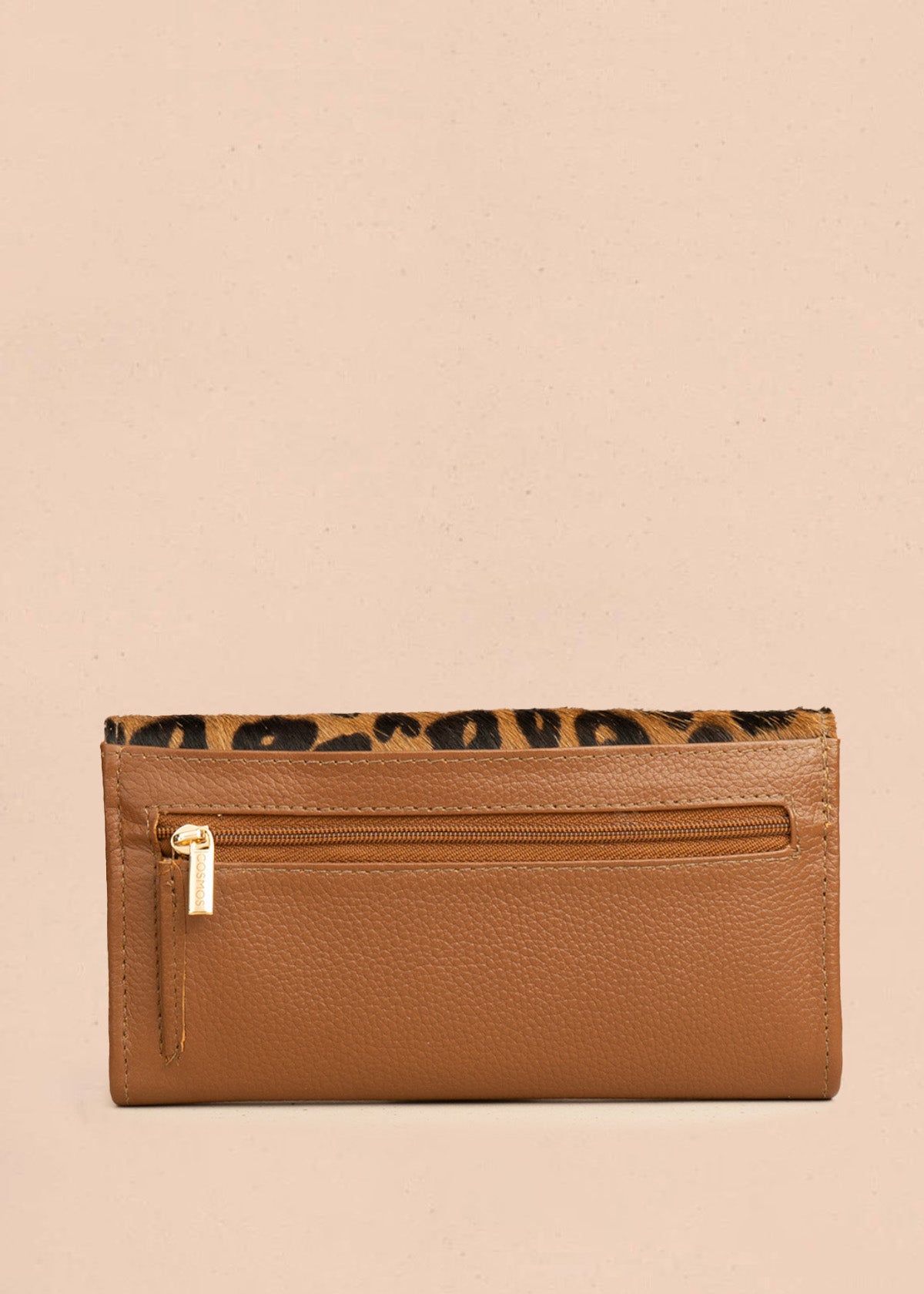 Billetera grande de cuero color tabaco con solapa animal print 106319
