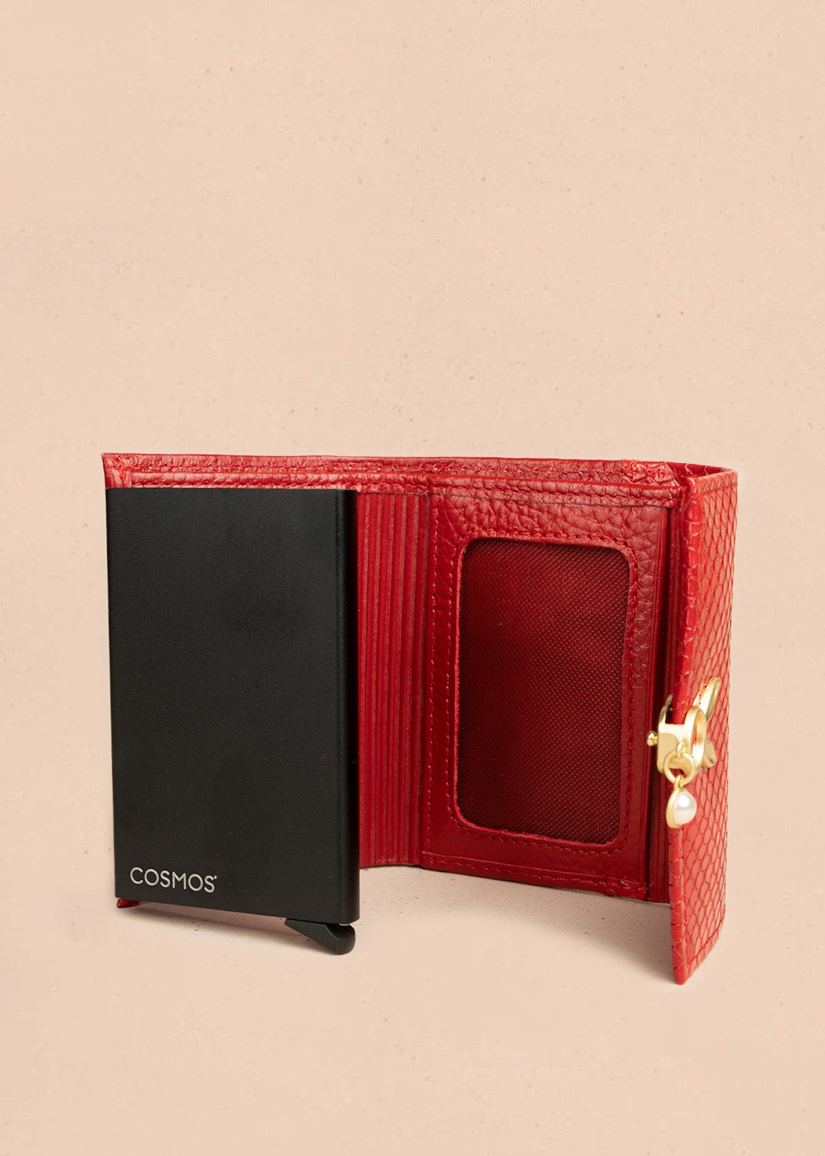 Billetera pequeña de cuero color rojo con tarjetero y aplique de conejo 106321