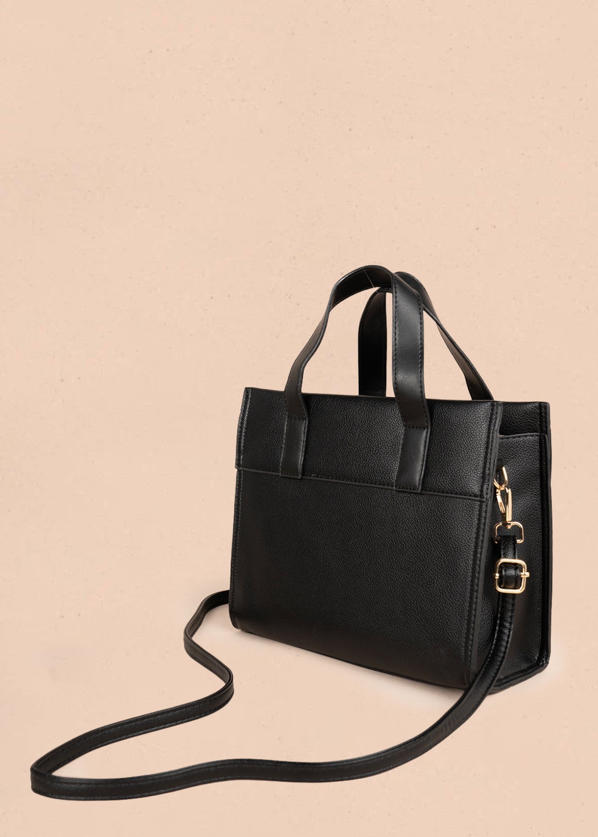 Bolso tipo cartera color negro 106323