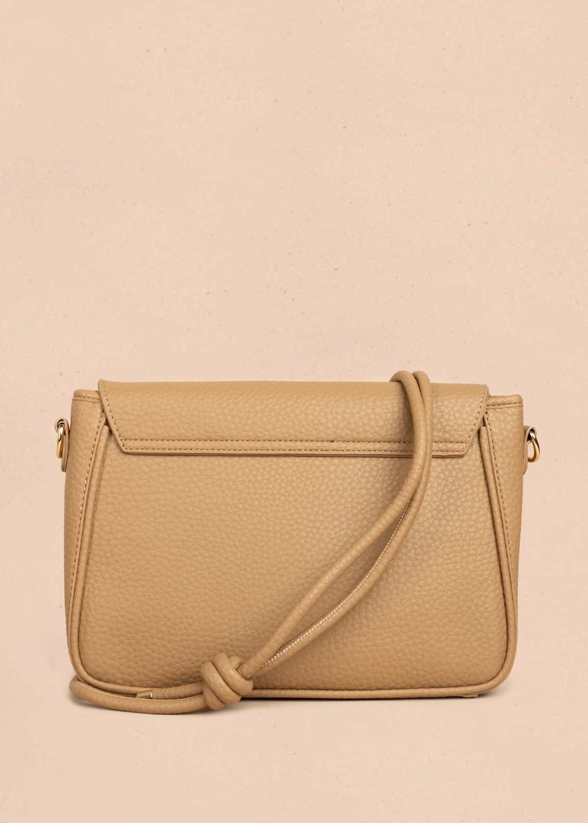 Bolso manos libres color moca texturizado 106325