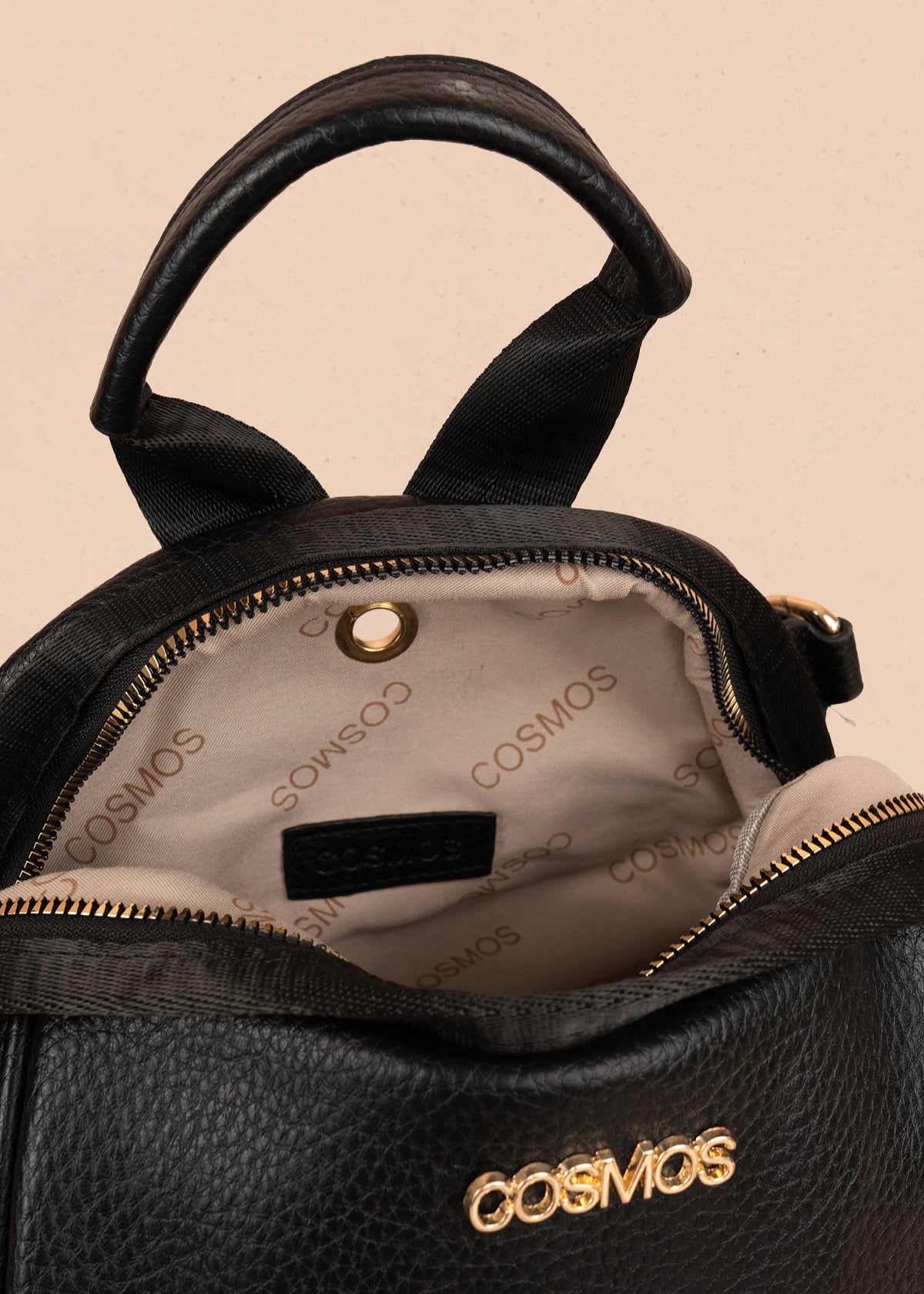 Morral en color negro con detalle de llavero 106326