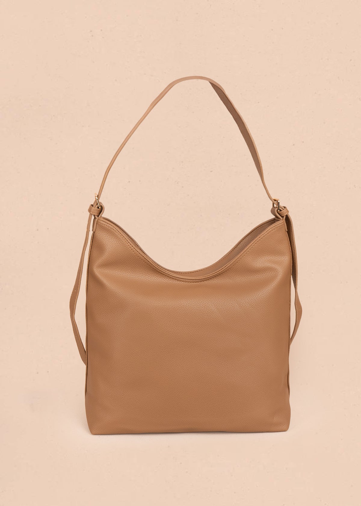 Bolso tipo shopping color café texturizado y silueta hobo 106335