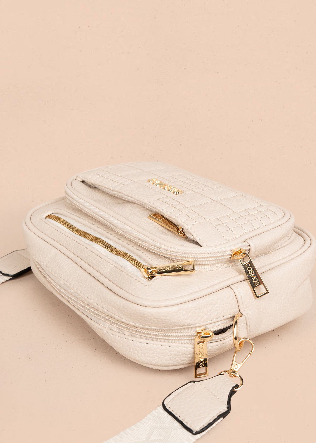 Bolso manos libres color beige con doble cremallera dorada 106336