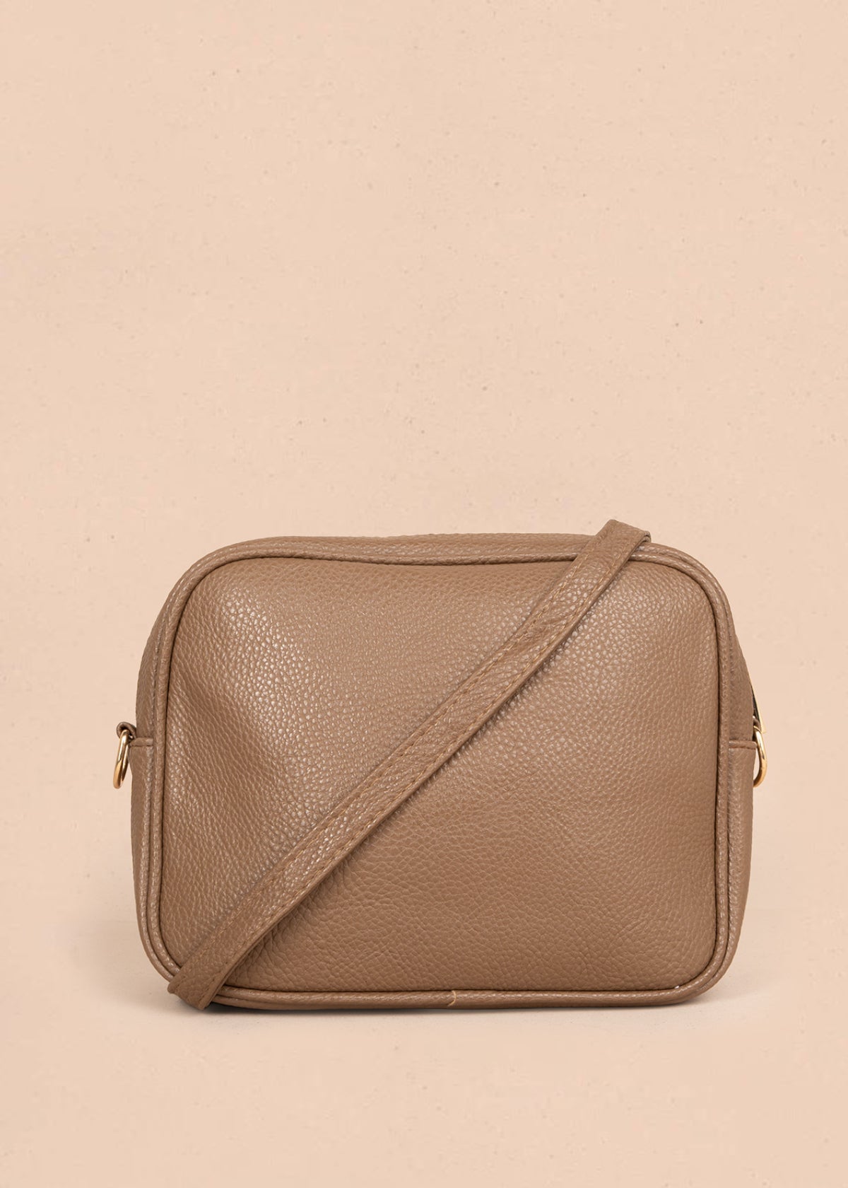 Bolso manos libres color café con doble cremallera dorada 106336