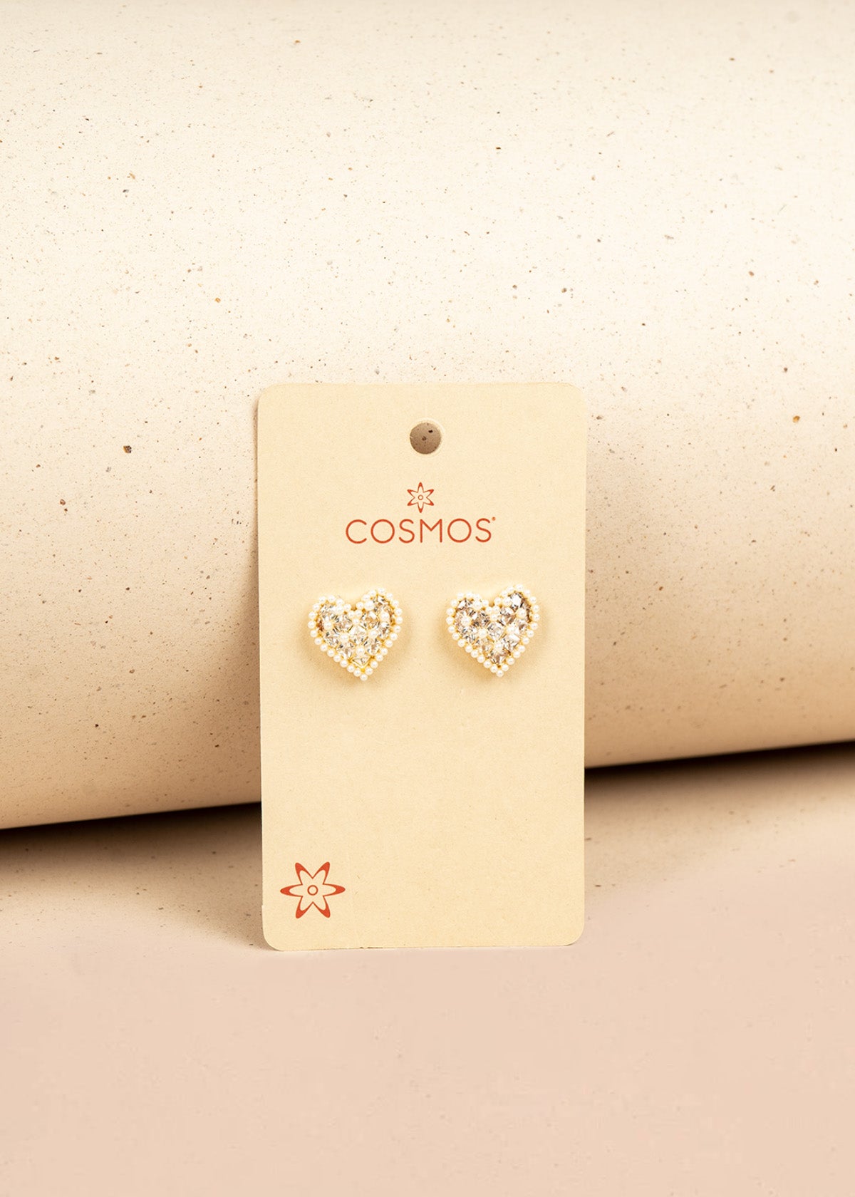 Aretes color dorado en corazón con perlas 106360