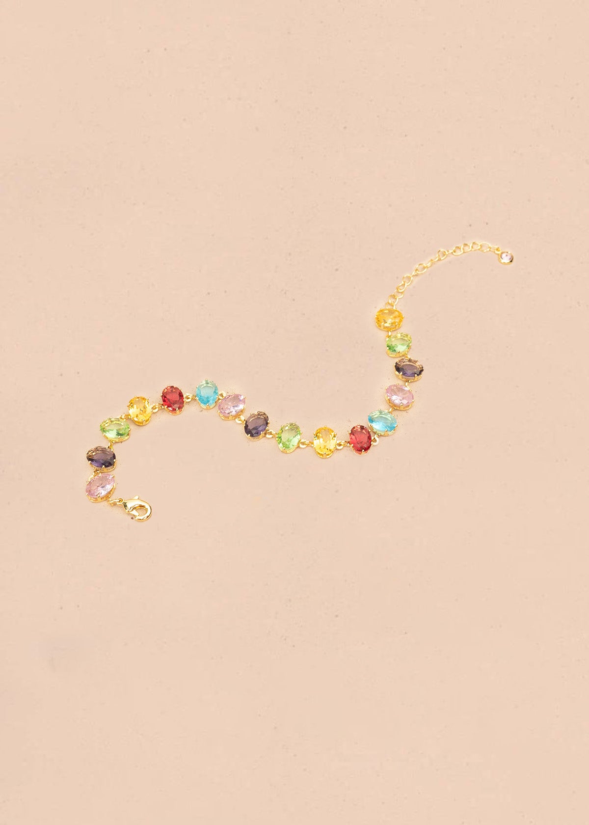 Pulsera con cristales multicolor y cadena dorada 106373