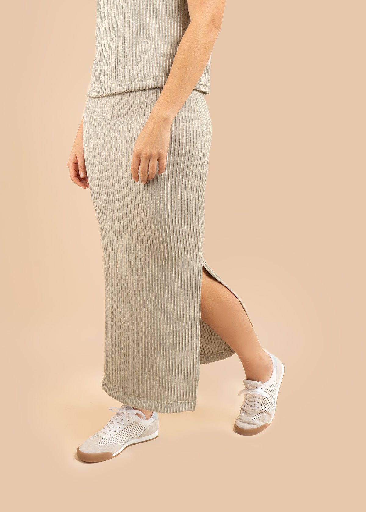 Falda color verde con tejido acanalado 106386