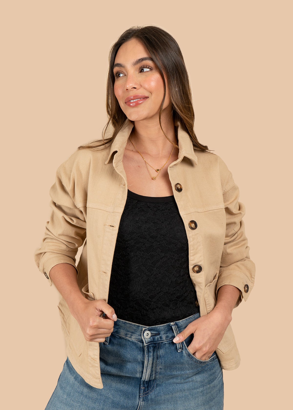 Chaqueta color camel con botones 106394