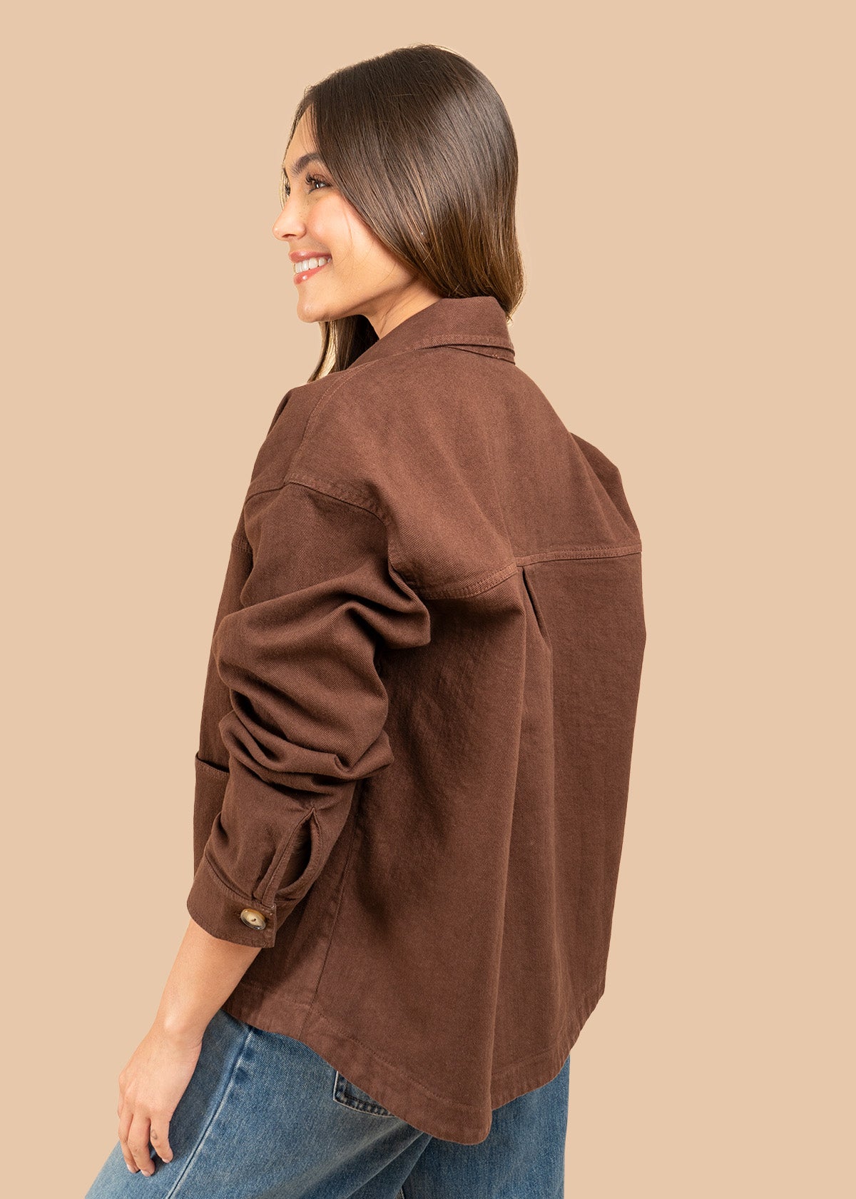Chaqueta color chocolate con botones 106394