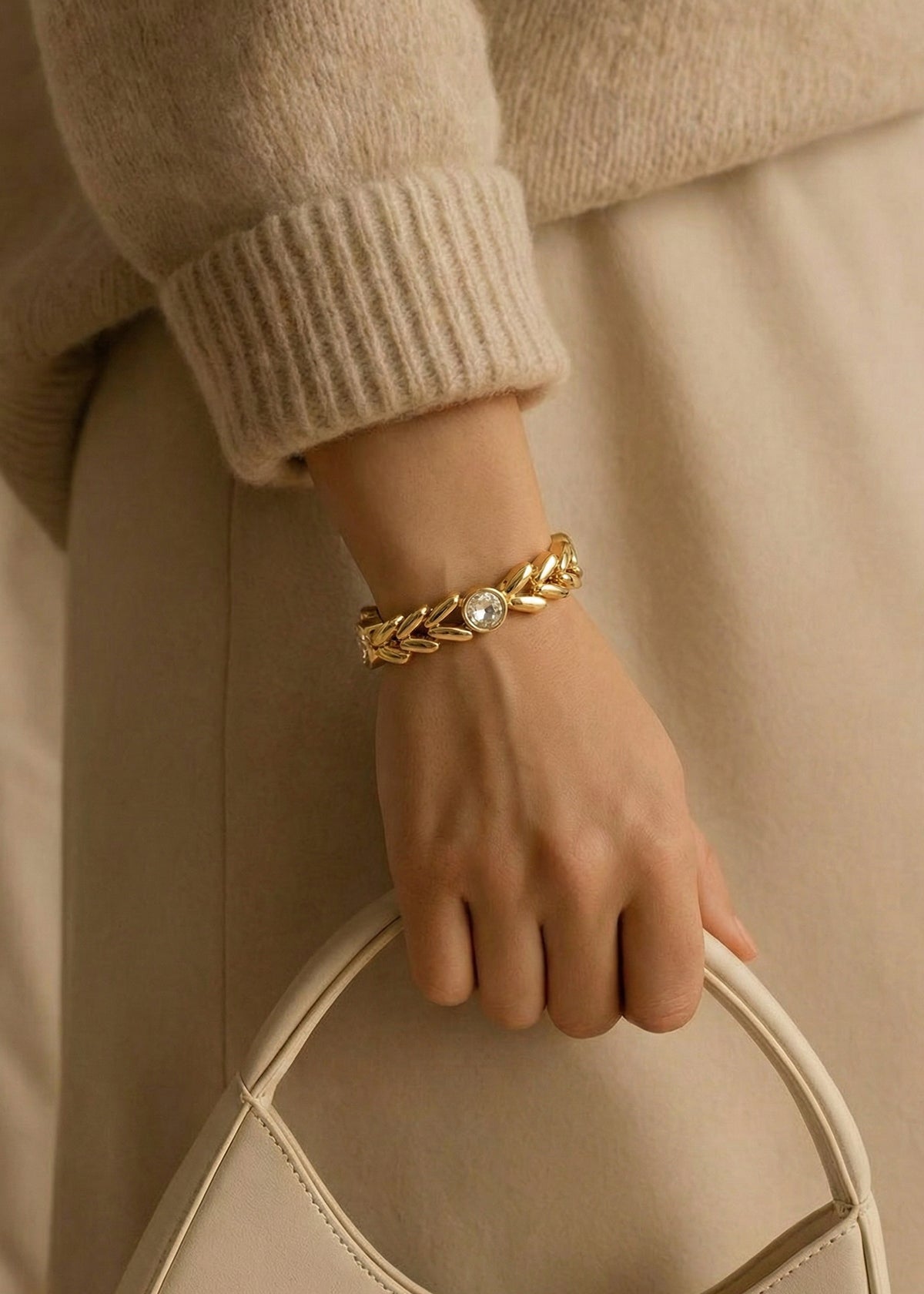 Pulsera color dorado en eslabón de espiga 106403