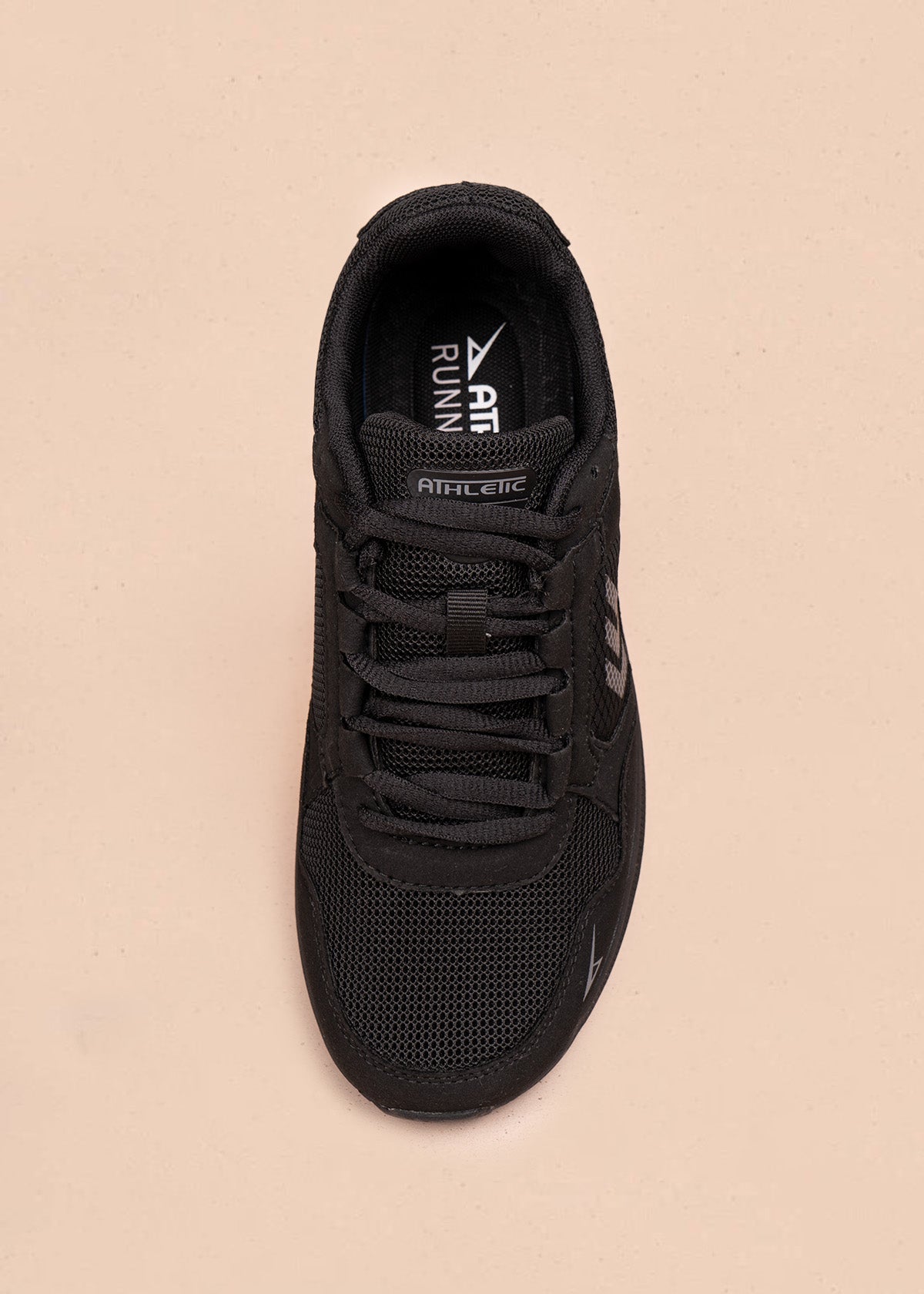 Tenis deportivos color negro con malla en capellada 106444