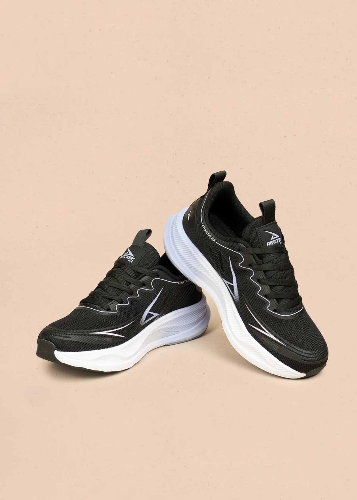 Tenis deportivos color negro con detalles blancos 106450