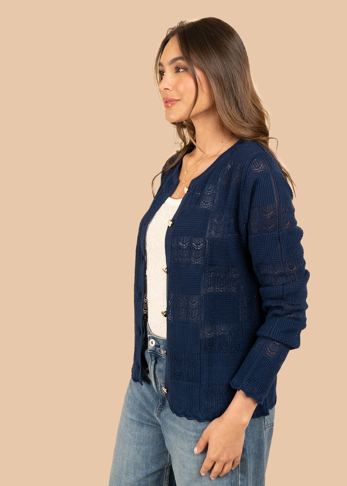 Blusa con tejido calado color azul con botones 106462