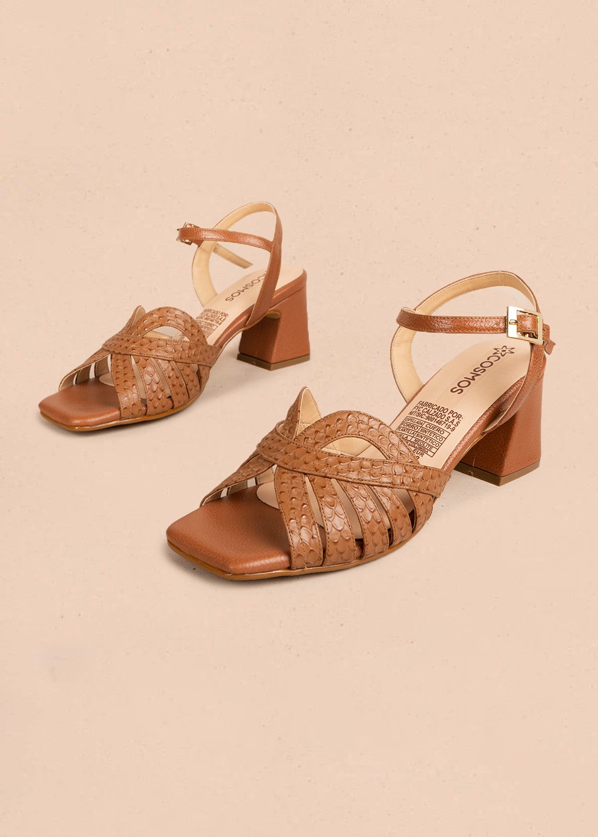 Sandalias de cuero color miel con tiras cruzadas y textura reptil 106507
