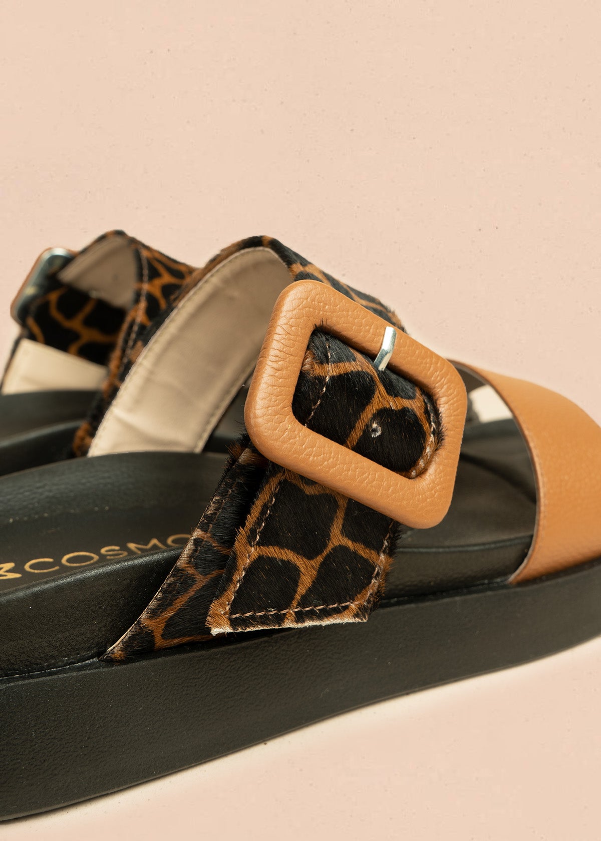 Sandalias en cuero color miel con detalles animal print 106516