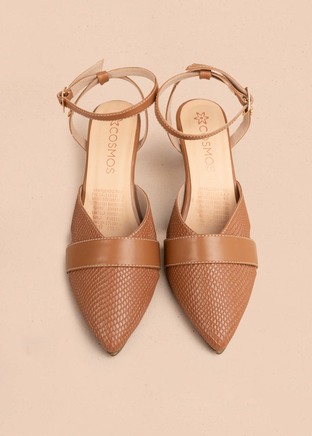 Tacones trabilla color miel con textura croco 106532