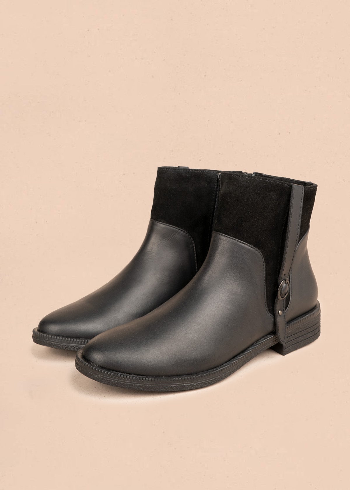Botas en cuero color negro 106543