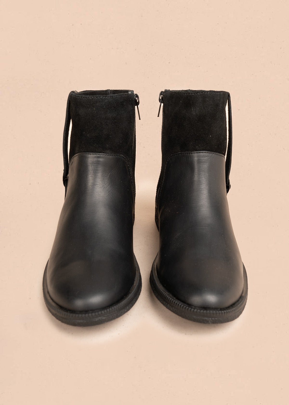 Botas en cuero color negro 106543