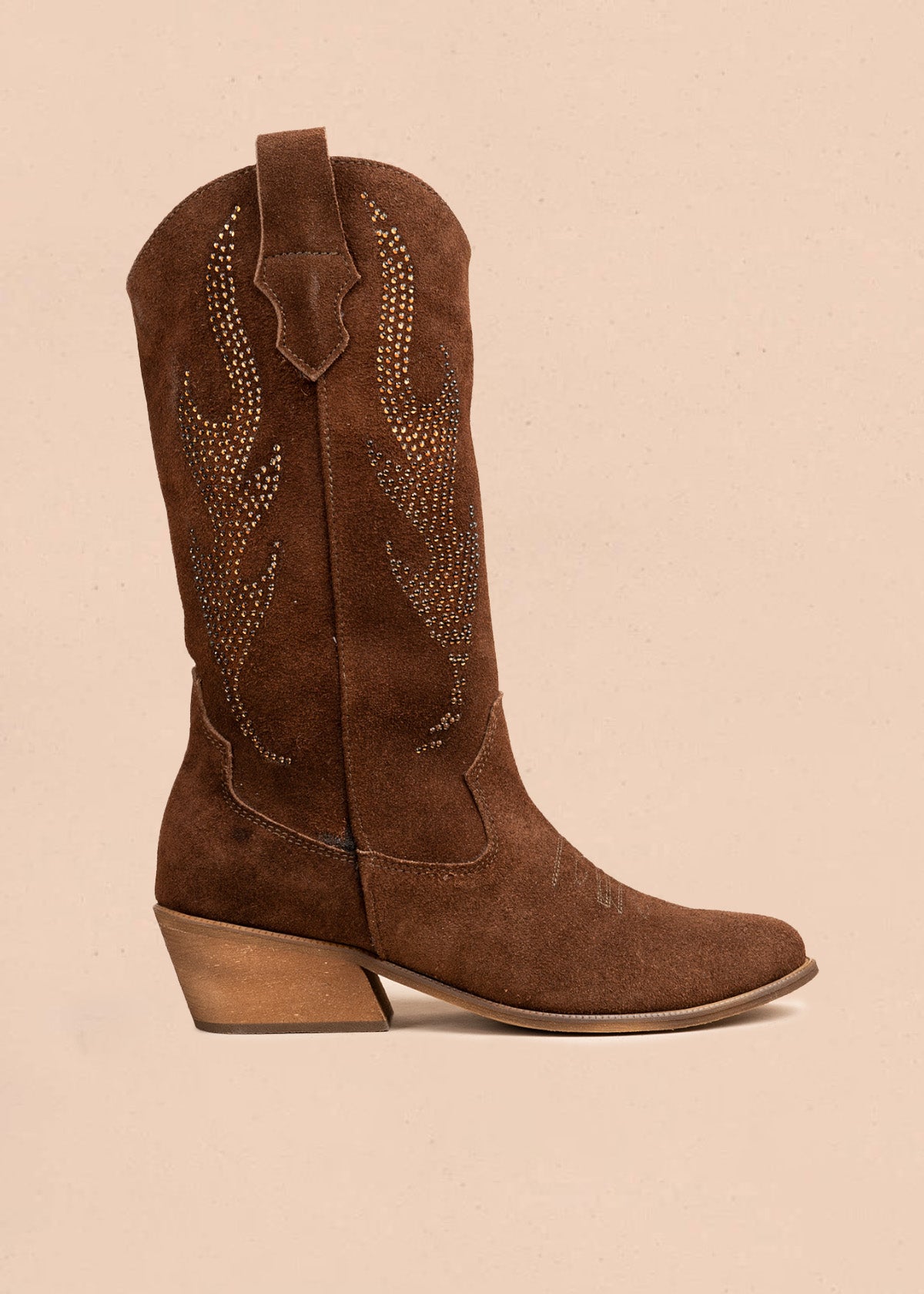 BOTA EN CUERO CHOCOLATE 106545
