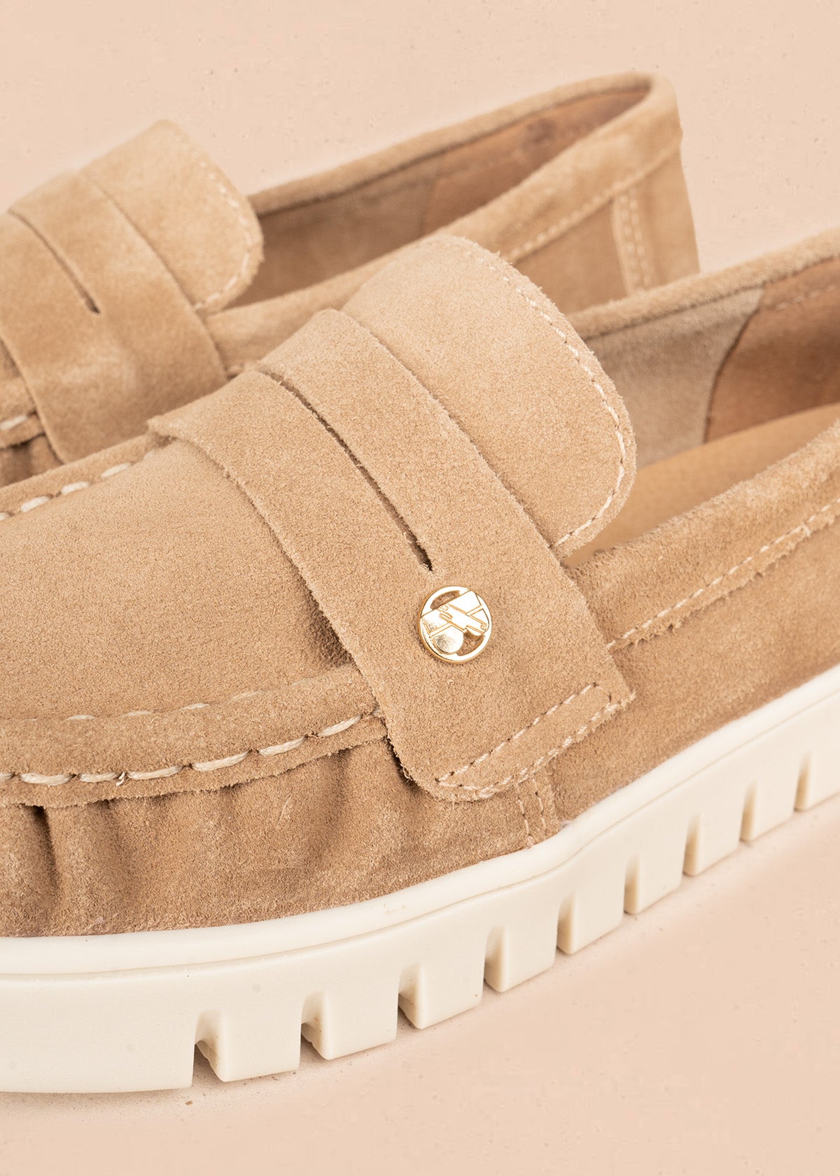 Mocasines de cuero en color beige 106567