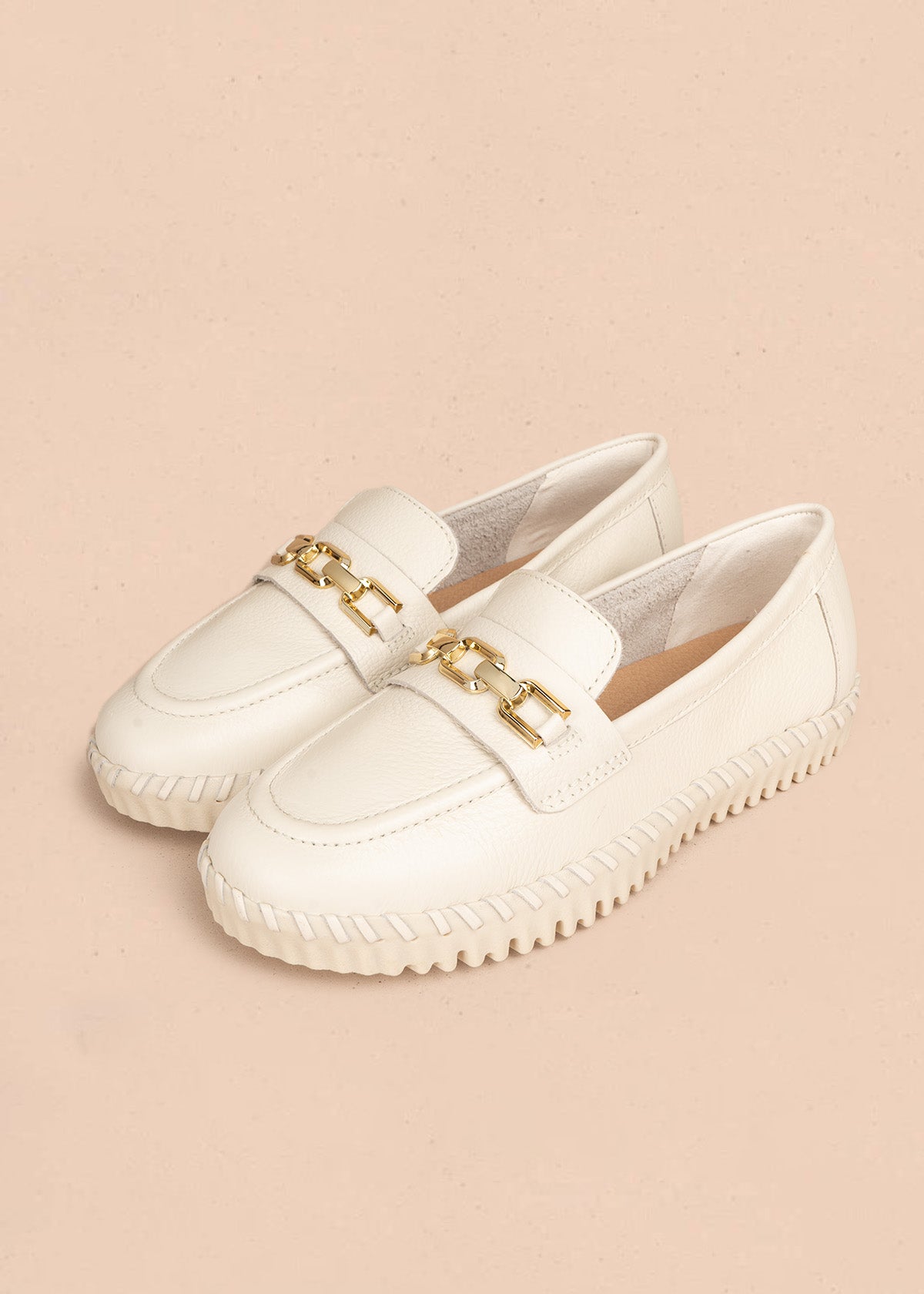 Mocasines de cuero color talco 106569