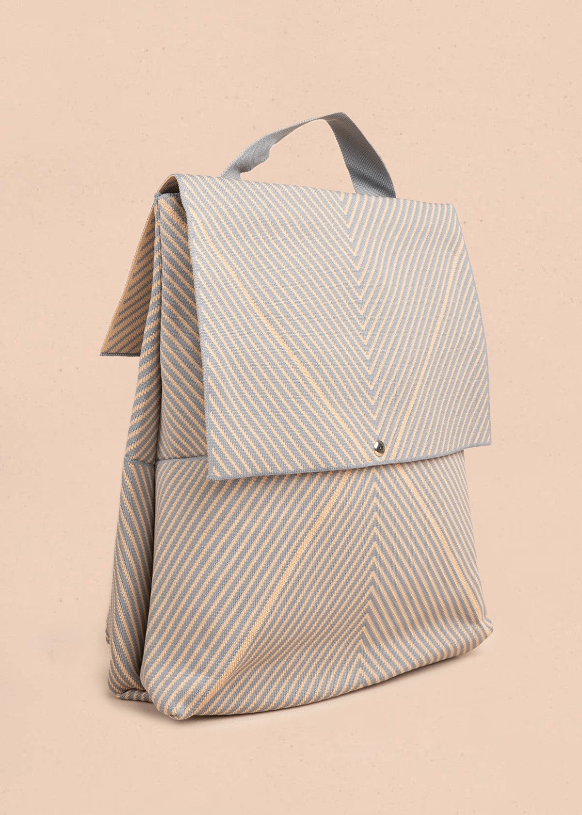 Morral color azul de tela con diseño chevron 106573