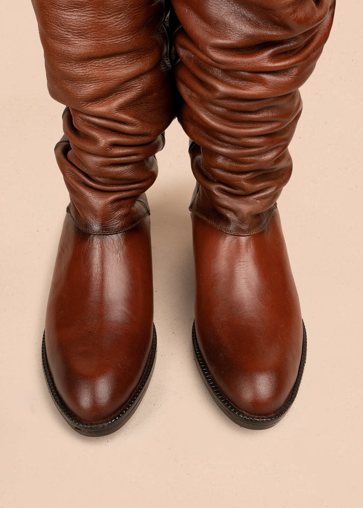 Bota en cuero color miel 106603