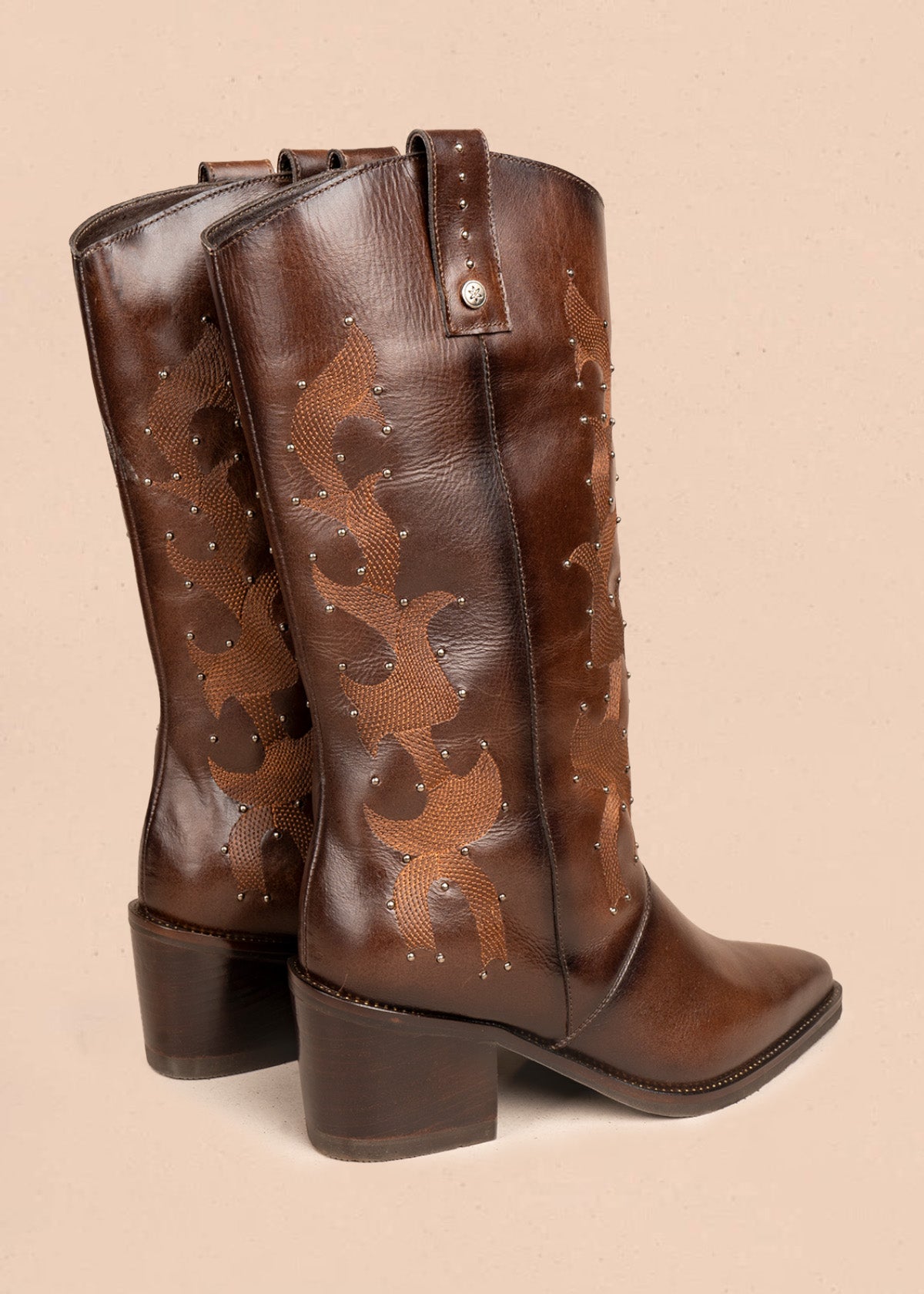 Botas texanas en cuero color café con taches 106606
