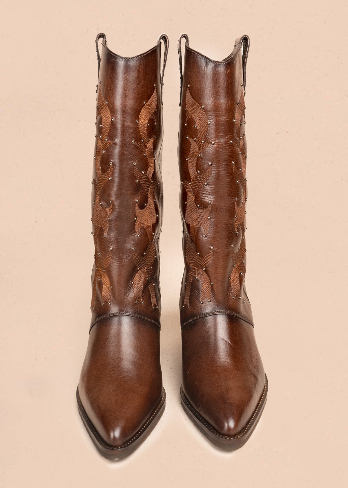 Botas texanas en cuero color café con taches 106606