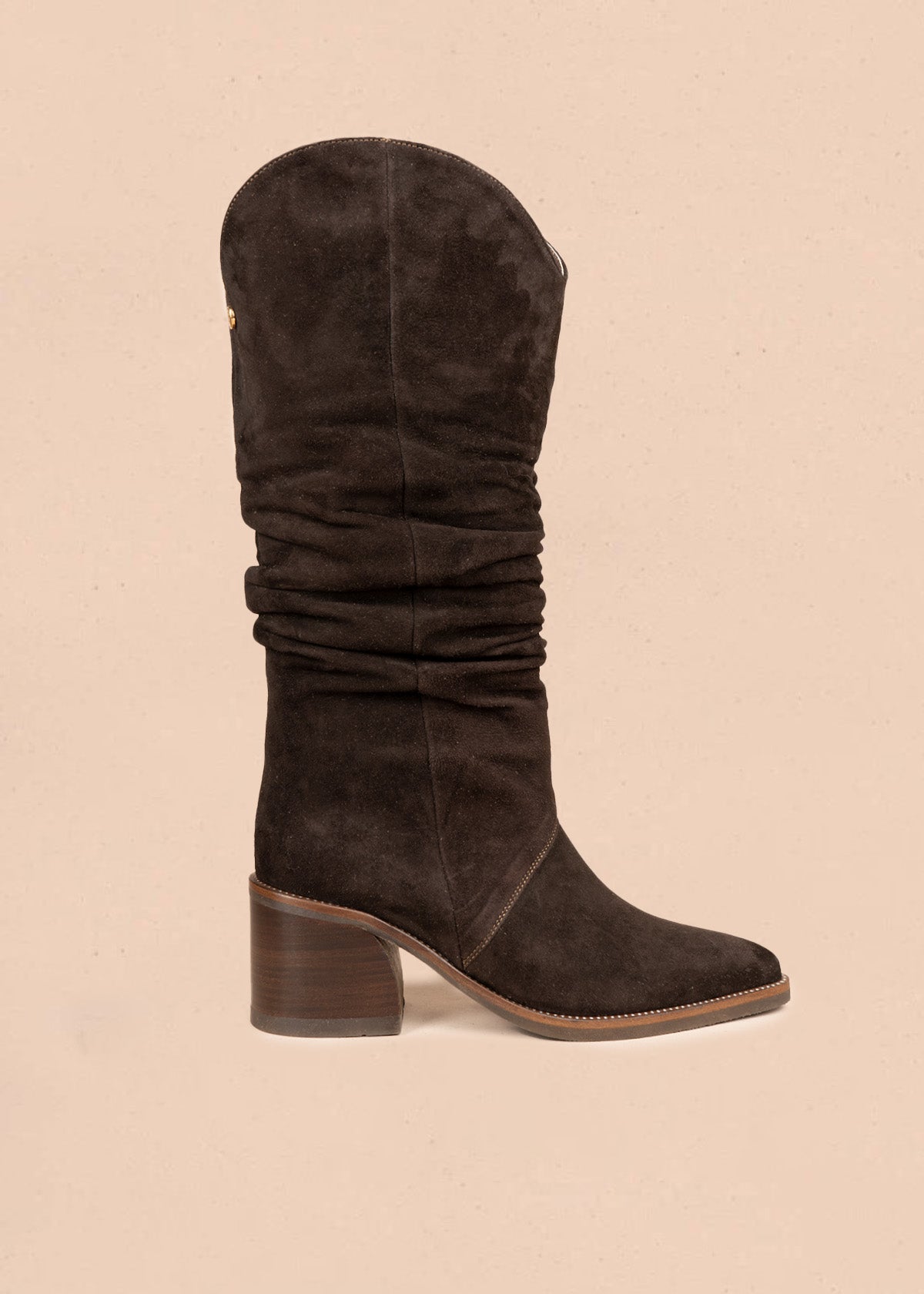 Botas en cuero color café con frunce 106607
