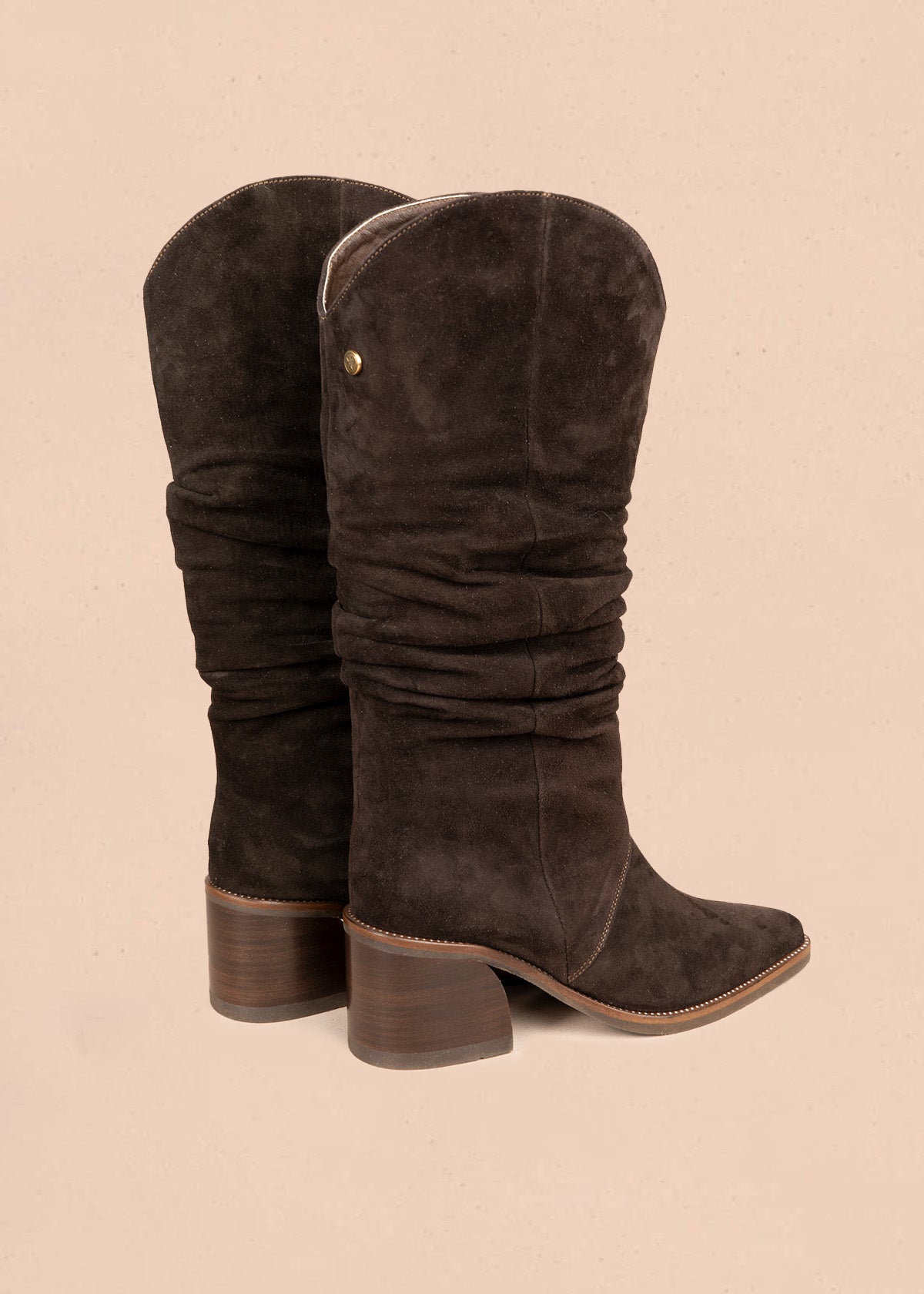 Botas en cuero color café con frunce 106607