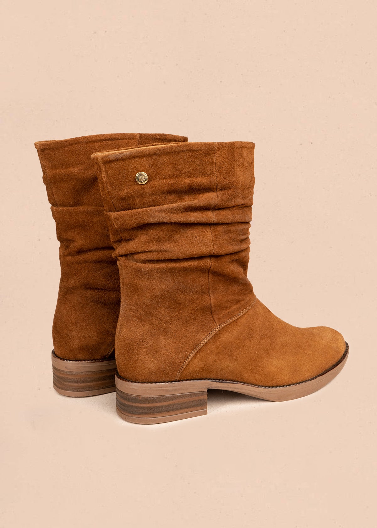 Botas en cuero color café con frunce 106610