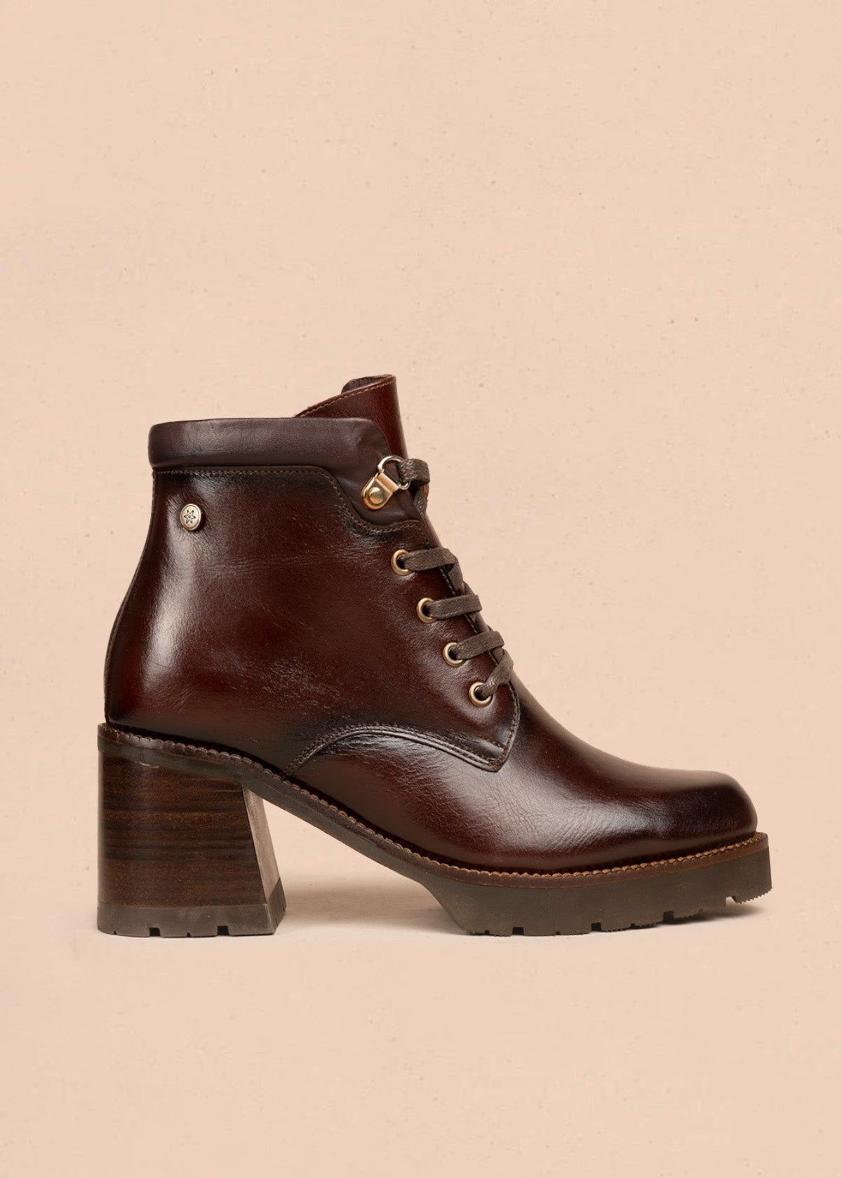 Botines en cuero color miel con cordones 106612