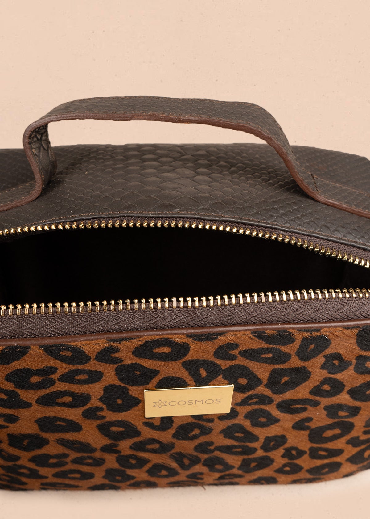 Manos libres en cuero color café con estampado de leopardo 106645